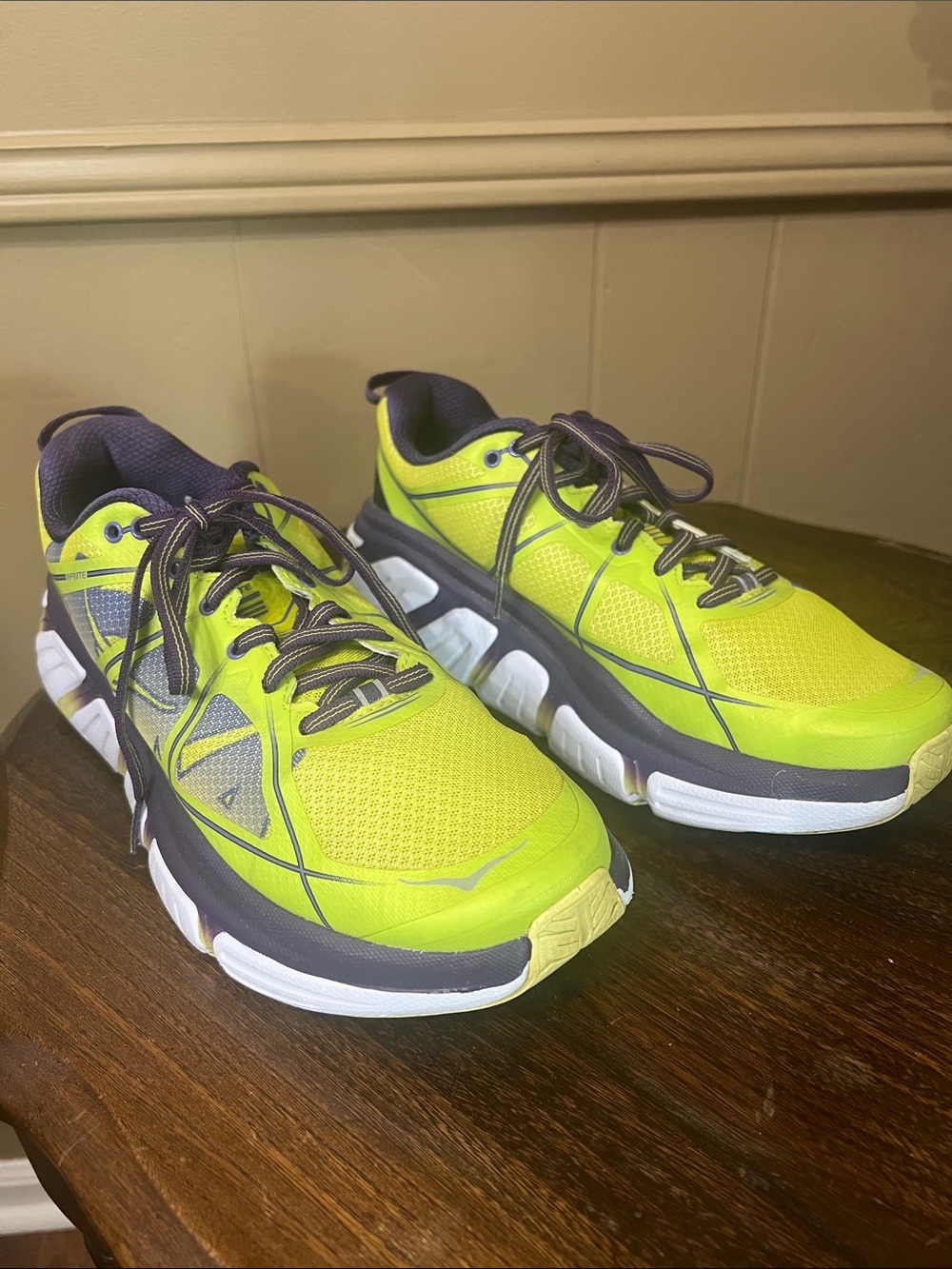 Hoka One One Infinite Size 9